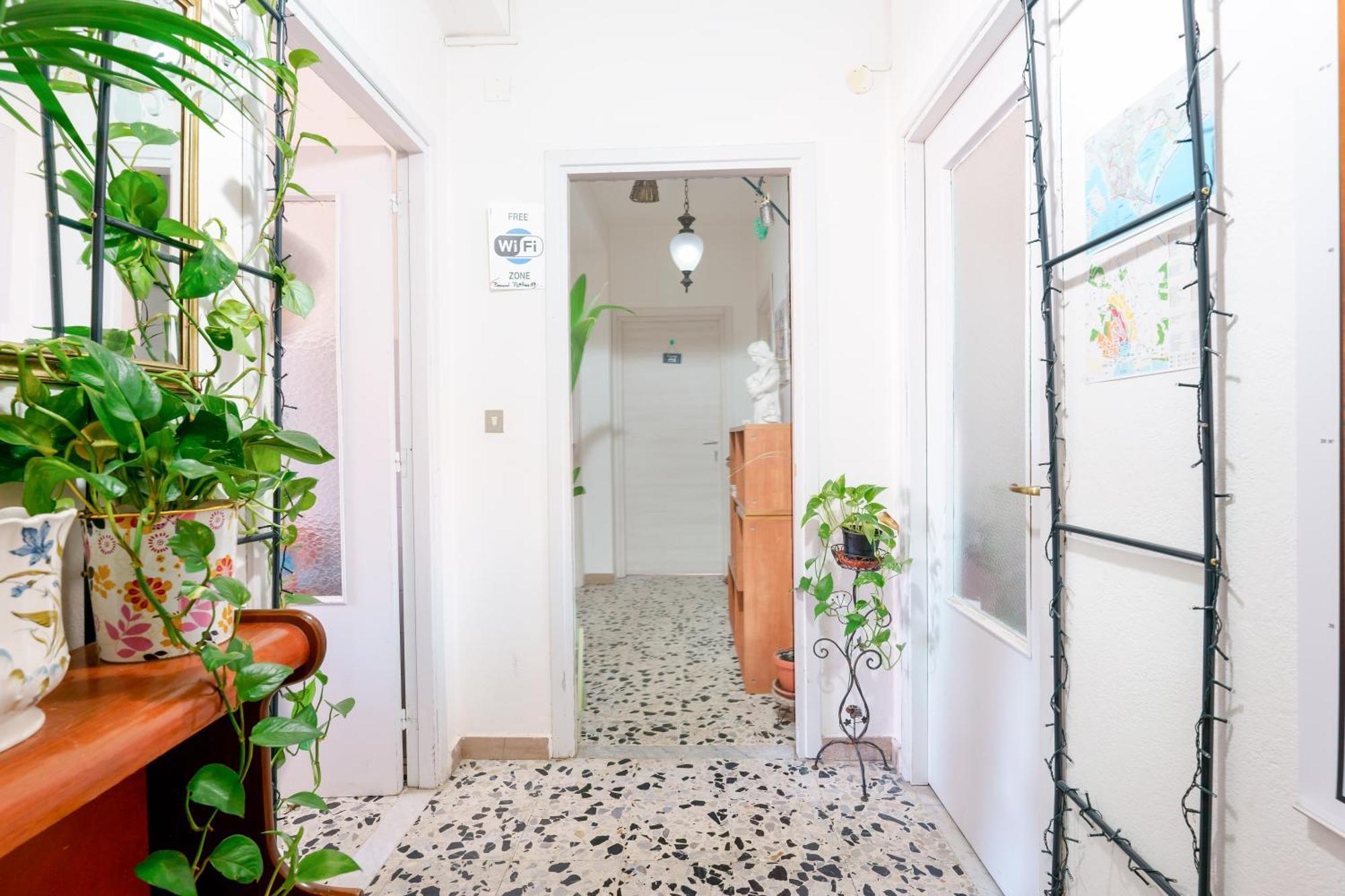 B&B Pothos - Eng Ita - Air Conditioning Wi-Fi Fridge Netflix Local Guide - Aria Condizionata, Frigo, Internet, Guida Locale Кальярі Екстер'єр фото